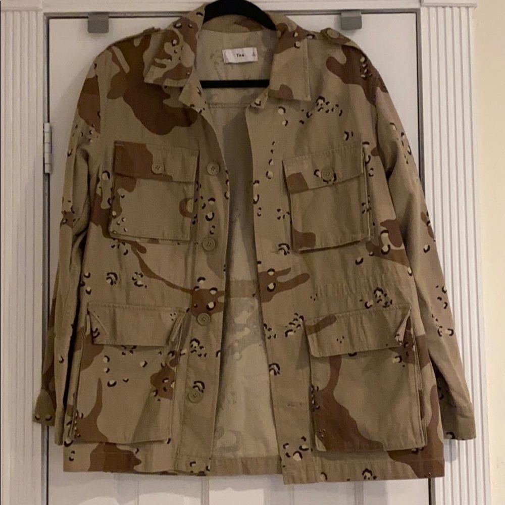 Super cute cargo style army jacket!!